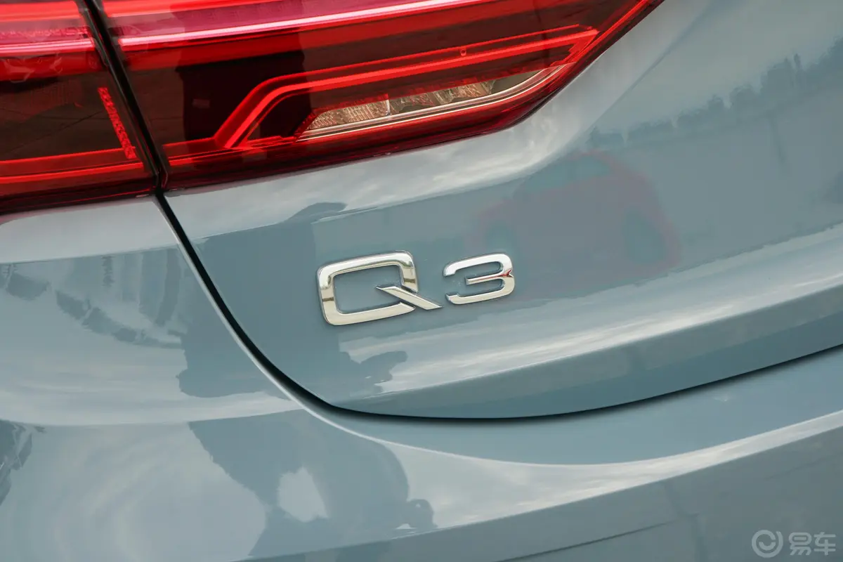 奥迪Q3 Sportback40 TFSI RS套件燃速型外观