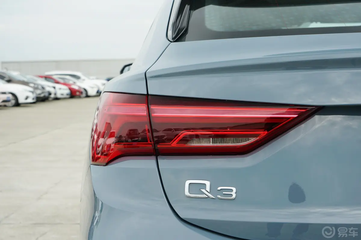 奥迪Q3 Sportback40 TFSI RS套件燃速型外观