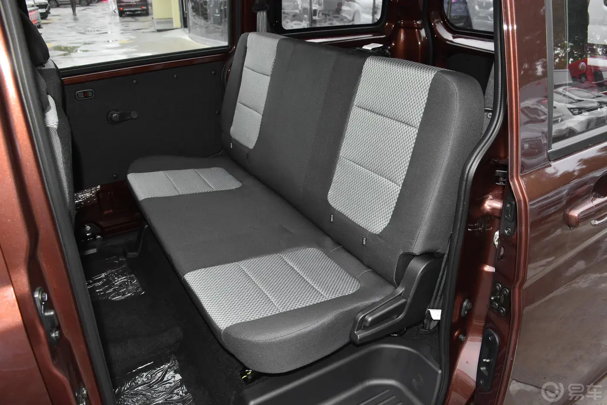 欧诺S欧诺S 1.5L 客车智享版(单蒸空调)后排座椅