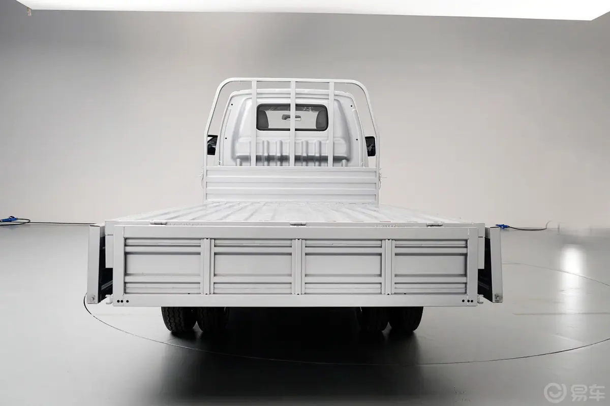 神骐T301.6L 单排3.6米标准车舒适型空间