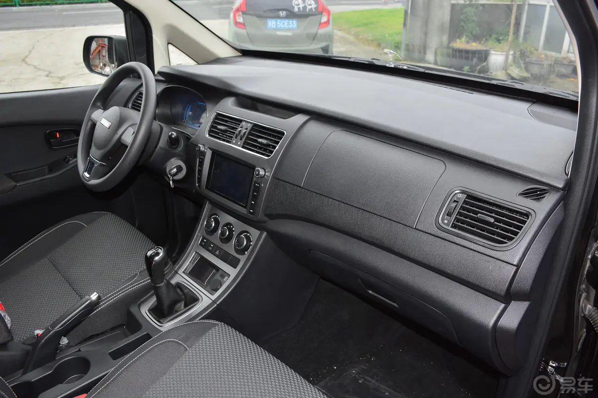 斯派卡改款2 1.5L 手动 舒适型内饰全景副驾驶员方向