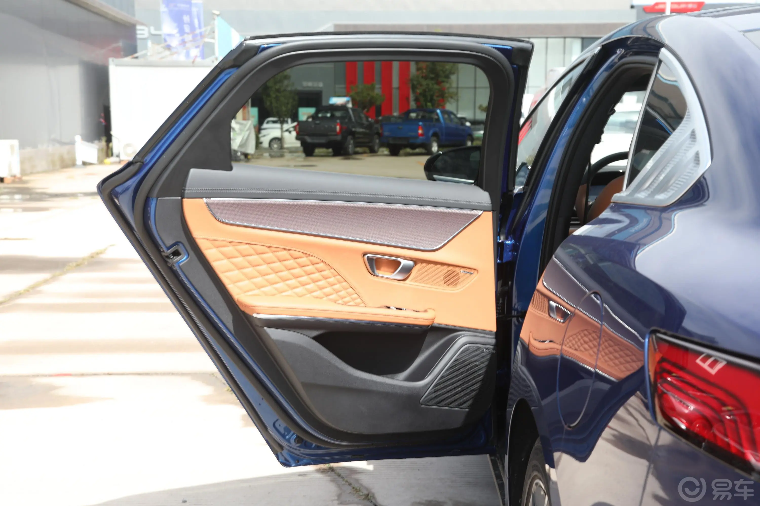 汉EV 四驱 高性能版 旗舰型空间