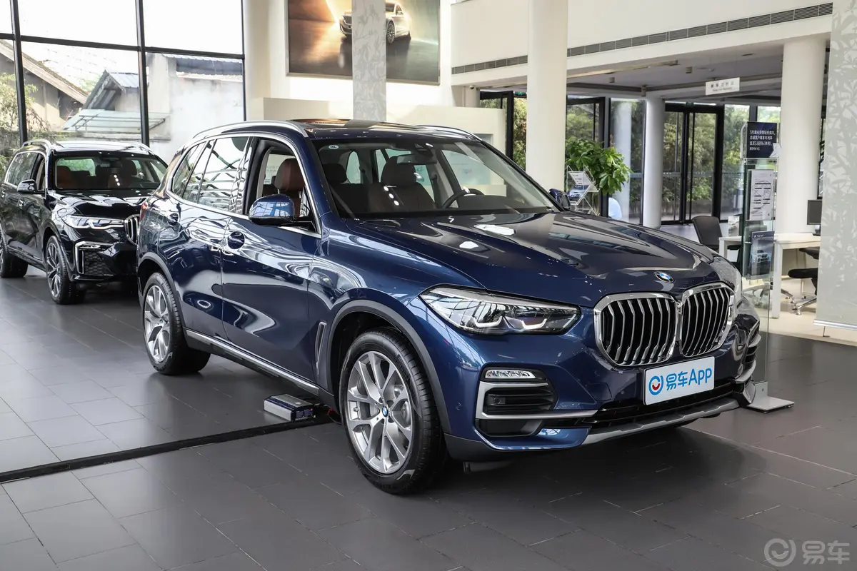 宝马X5(进口)改款 xDrive30i X设计套装主驾驶后视镜背面