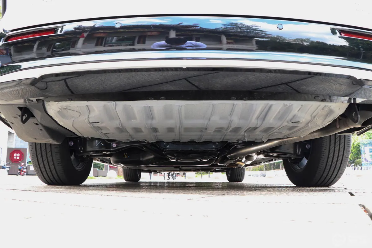 赛那2.5L 混动 铂金版后悬架整体