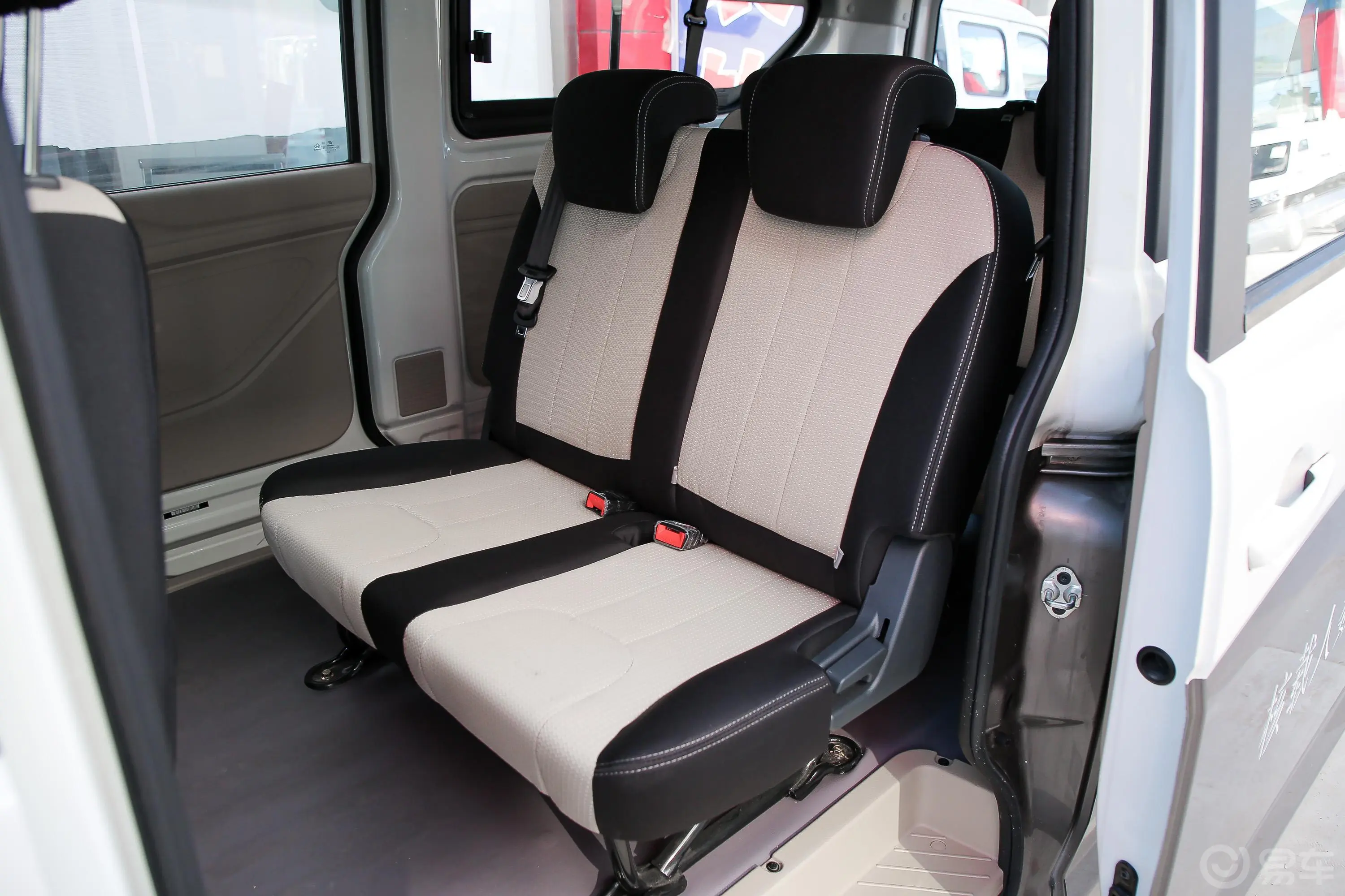 跨越星V51.6L 手动 招财版舒适型DAM16KR后排座椅