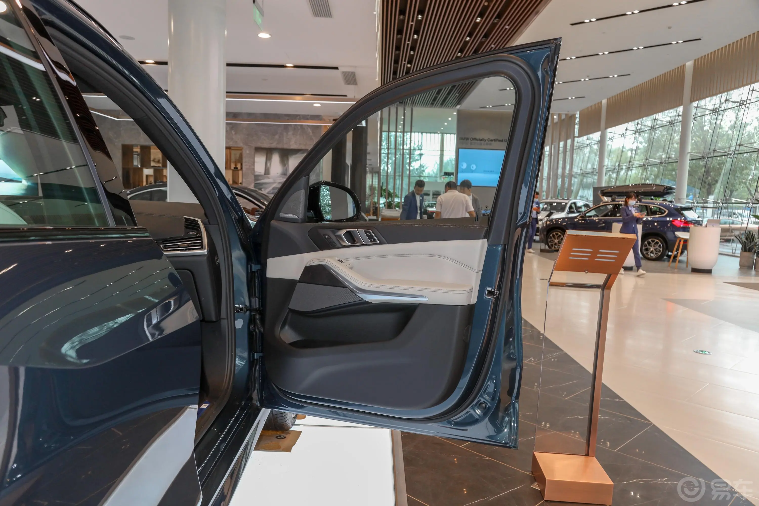 宝马X5(进口)改款 xDrive40i 尊享型 M运动套装副驾驶员车门