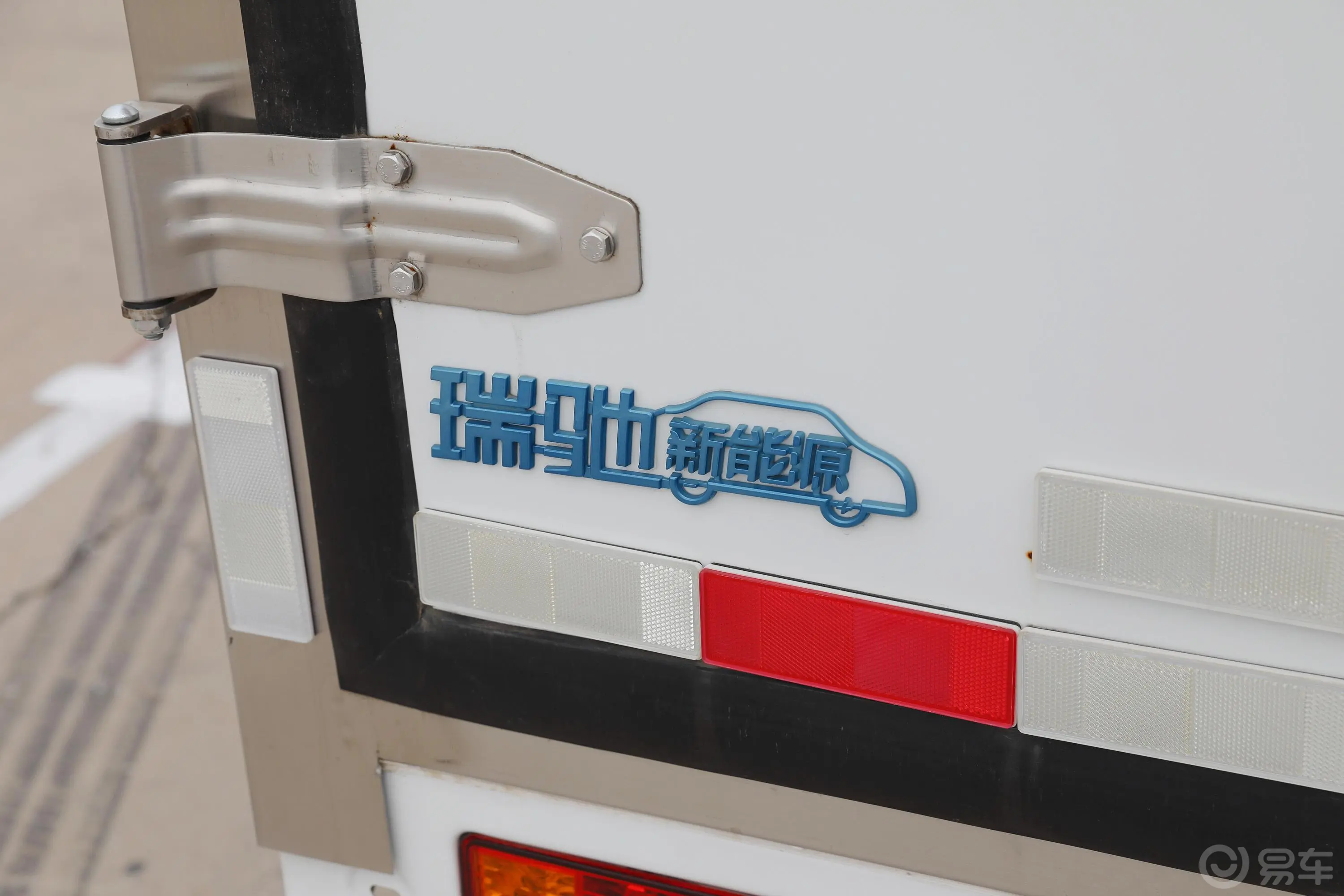 瑞驰新能源EC31冷藏车 38.7kWh外观