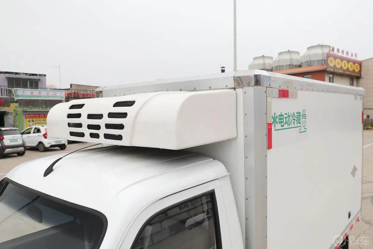 瑞驰新能源EC31冷藏车 38.7kWh外观