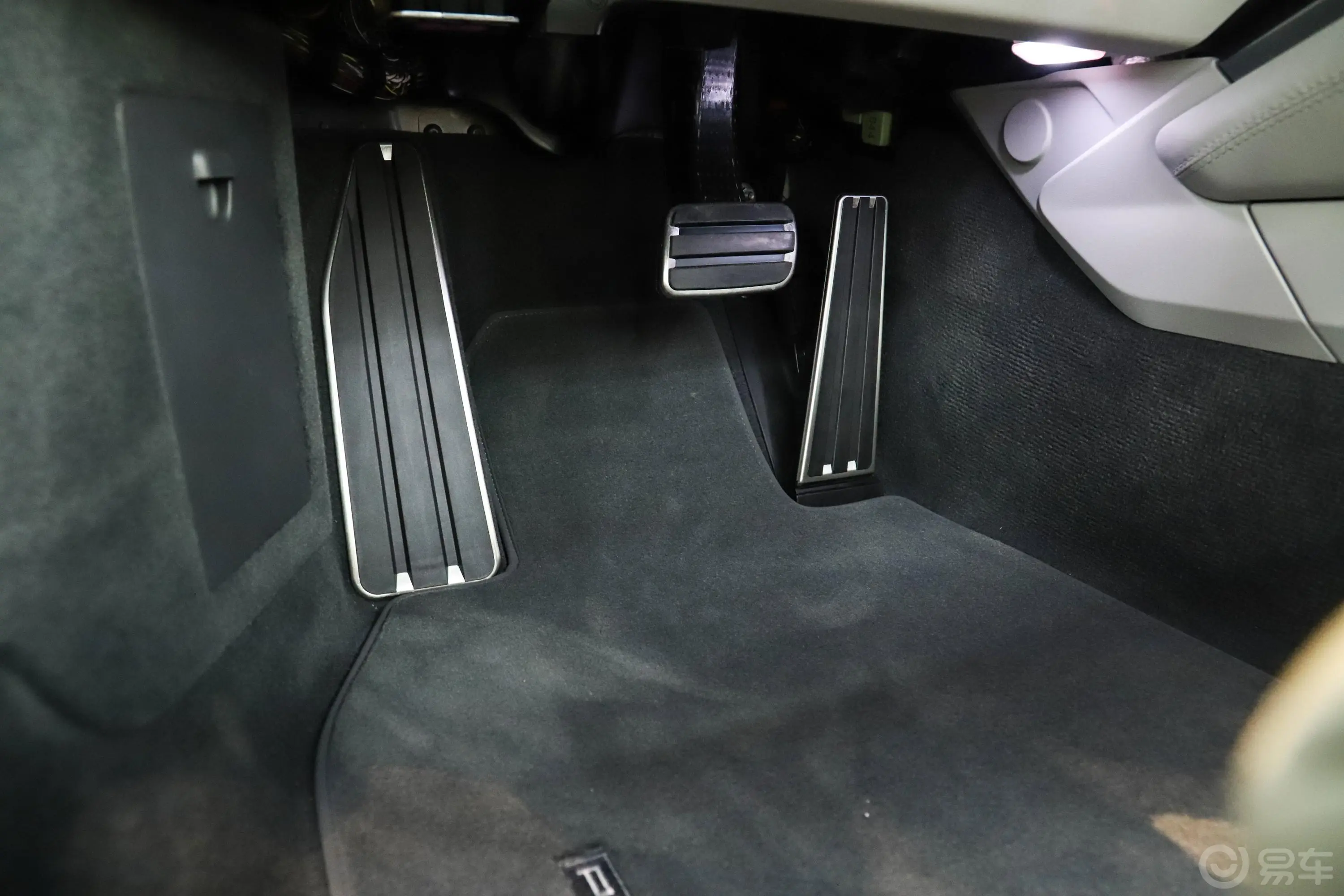 保时捷911Carrera Cabriolet 3.0T脚踏板