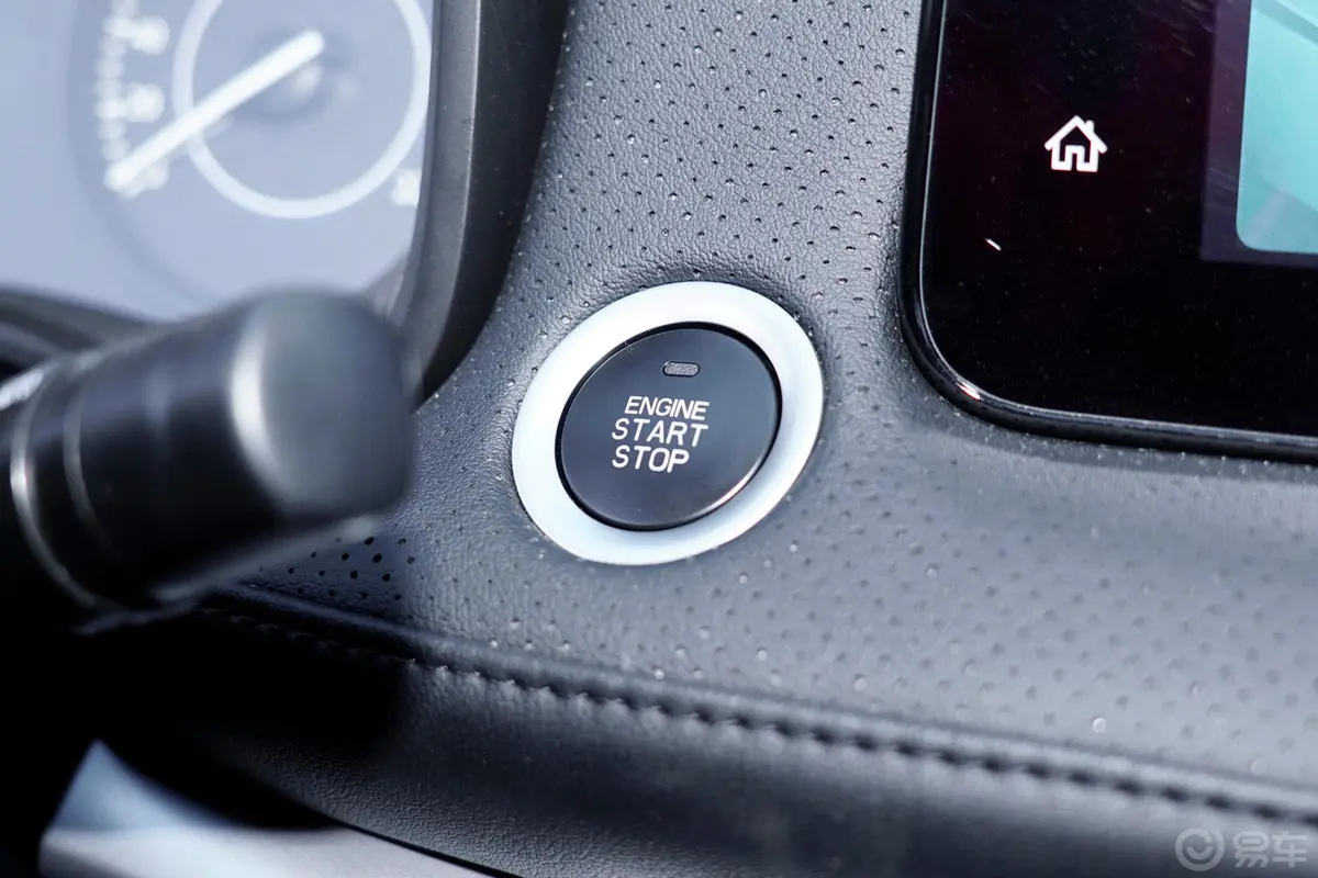 域虎72.0T 手动 四驱 标轴 舒享版 汽油钥匙孔或一键启动按键
