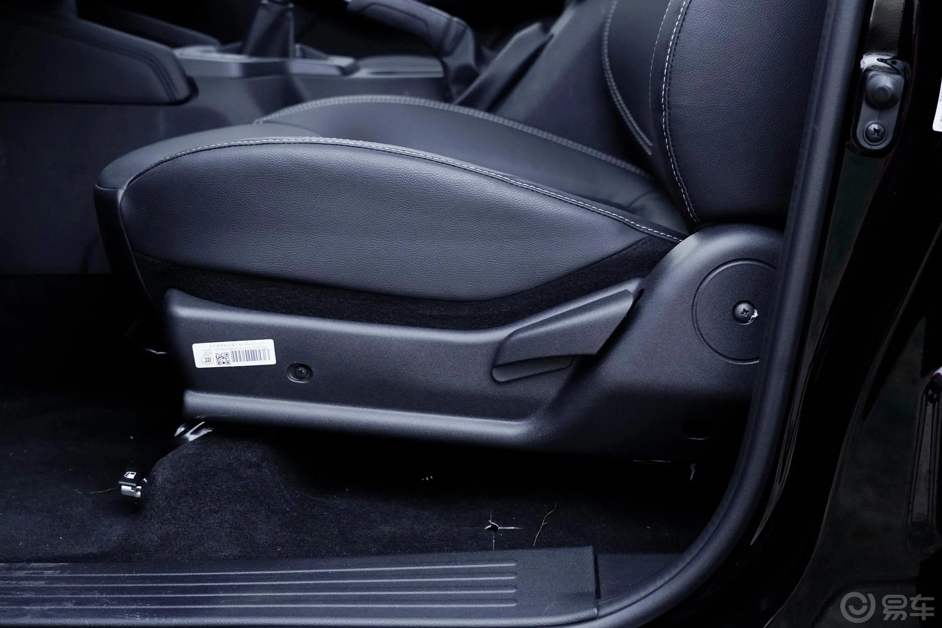 域虎72.0T 手动 四驱 标轴 舒享版 汽油主驾座椅调节
