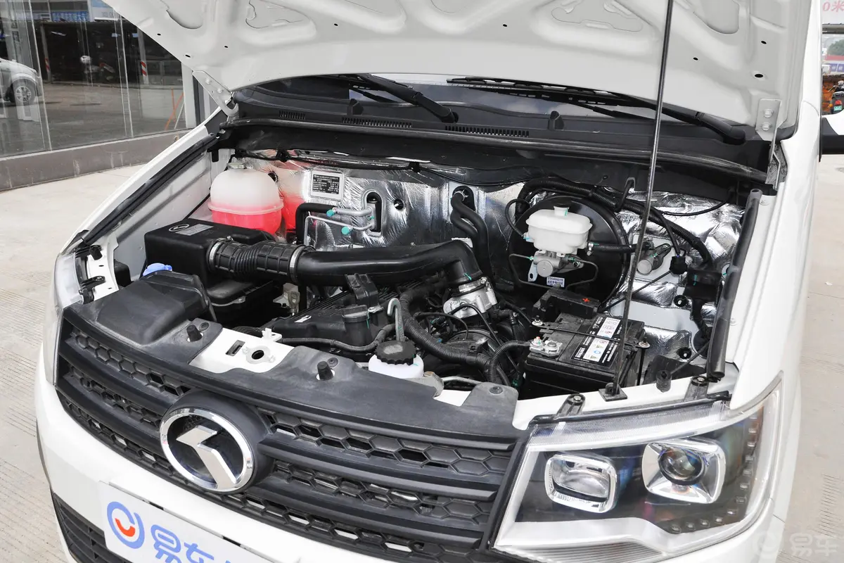 凯锐浩克2.0L 手动 高顶标准型 6座 国VI外观