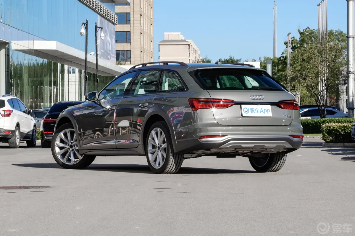 奥迪A6Allroad quattro 探索家 55 TFSI 尊享越野型外观