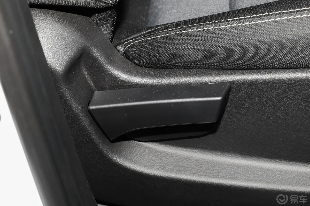 五菱征程1.5T 舒适型封窗车副驾座椅调节