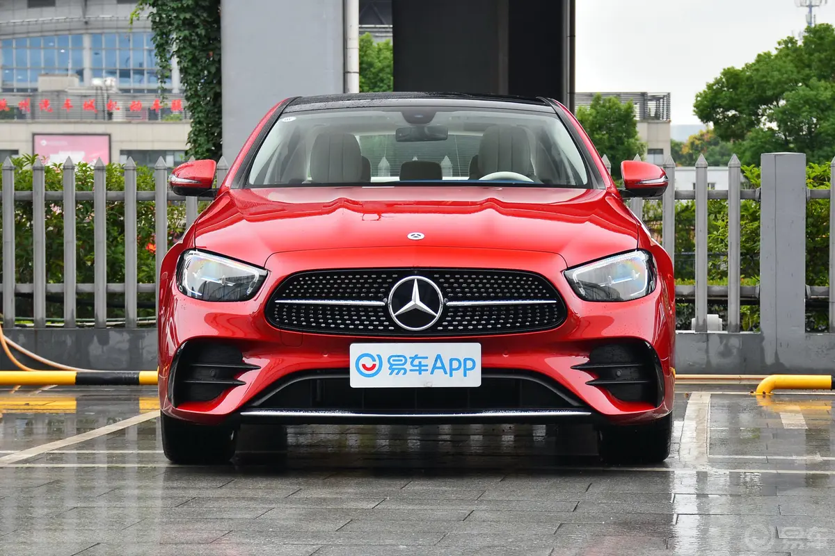 奔驰E级改款 E 300 L 运动豪华型外观