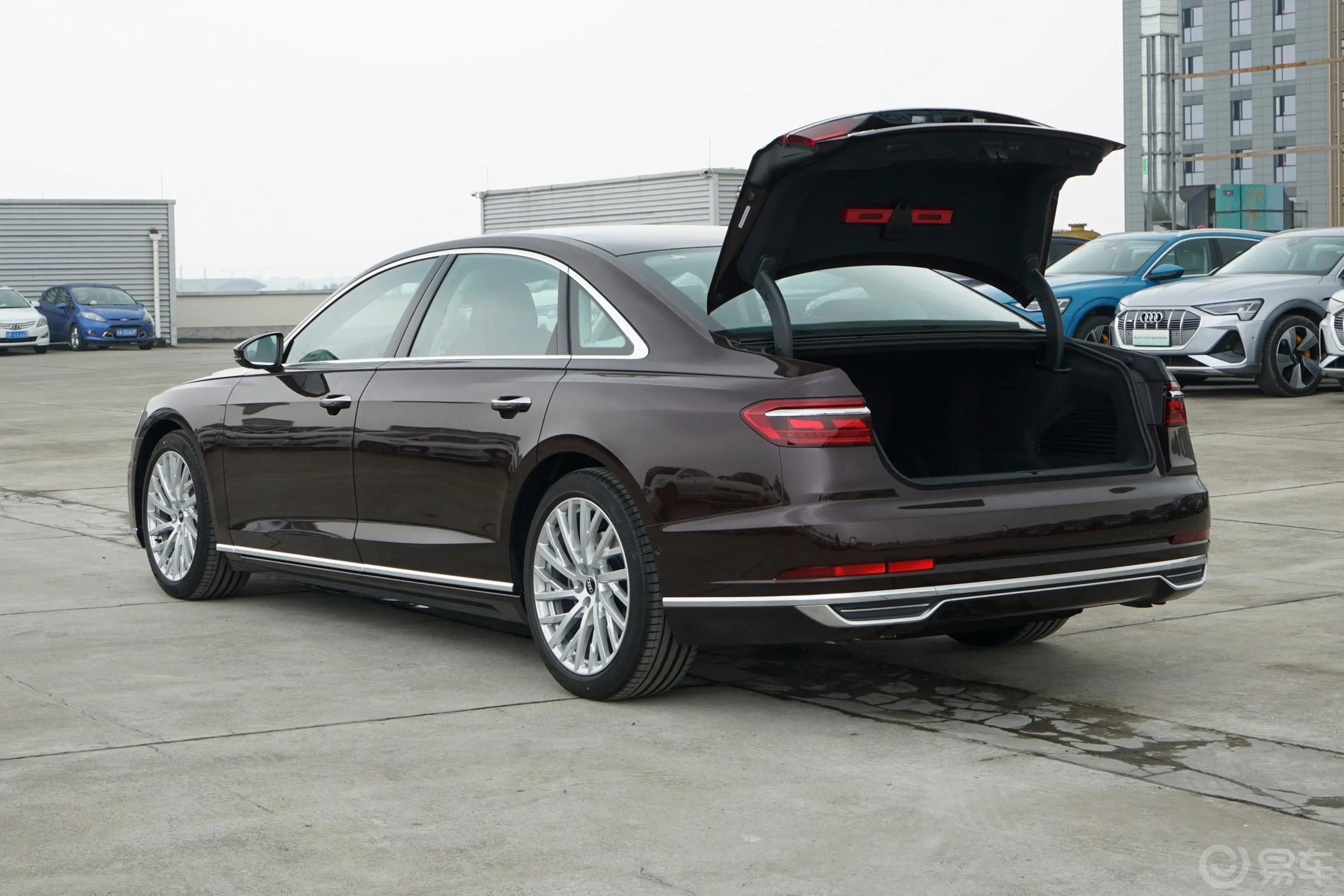 奥迪A8A8L 50 TFSI quattro 豪华型 典藏版空间