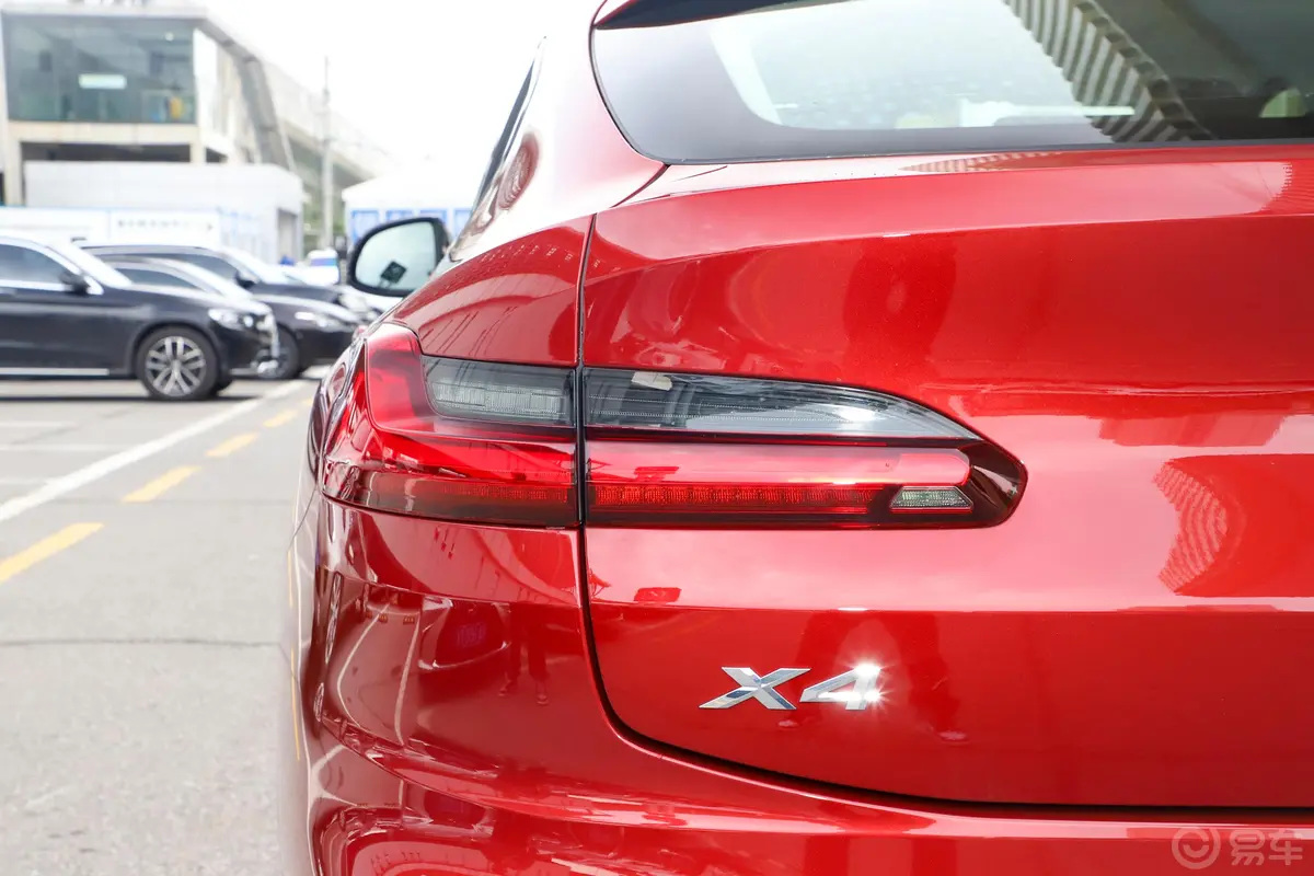 宝马X4改款 xDrive25i M运动套装外观