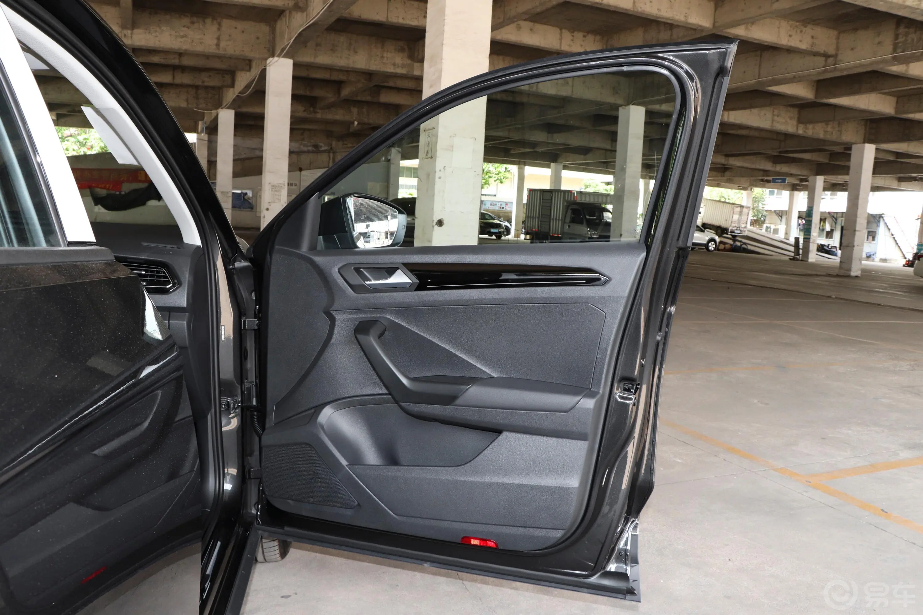 探歌280TSI 双离合 两驱 舒享智联版副驾侧前车门