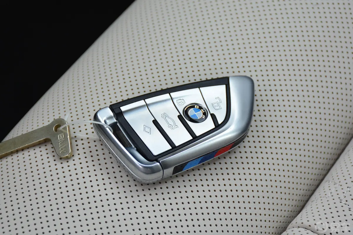 宝马X7改款 xDrive40i 行政型 M运动套装钥匙正面