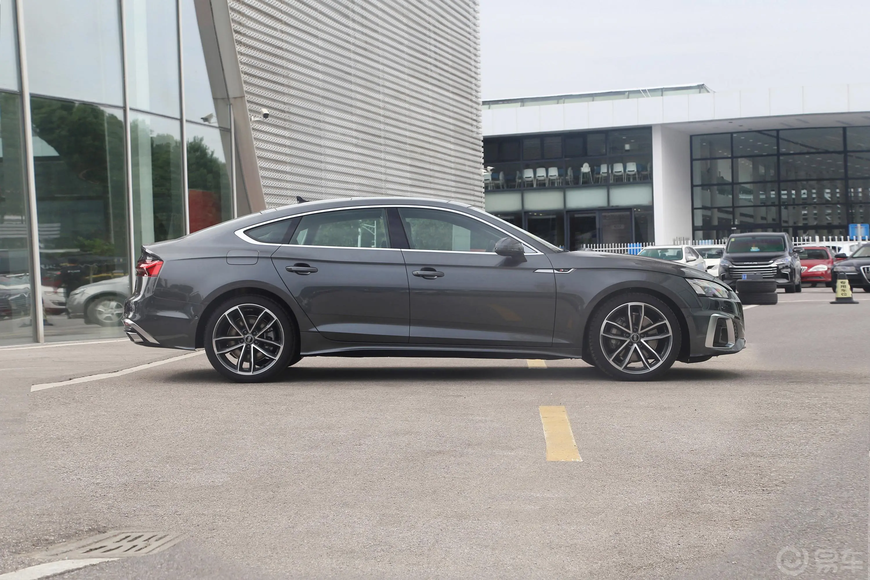 奥迪A5Sportback 45 TFSI quattro 臻选动感型外观