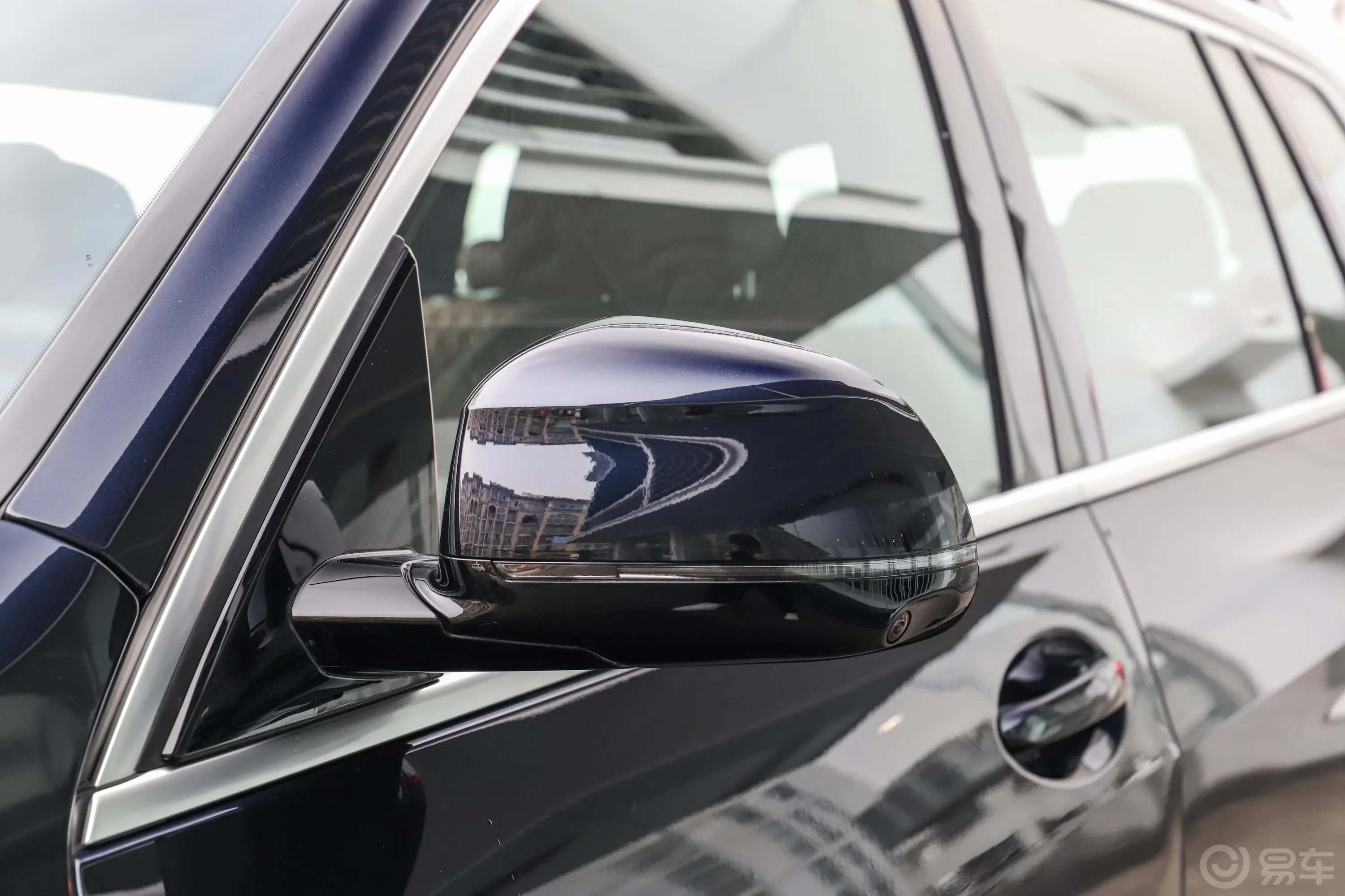 宝马X7改款 xDrive40i 尊享型 M运动套装主驾驶后视镜背面