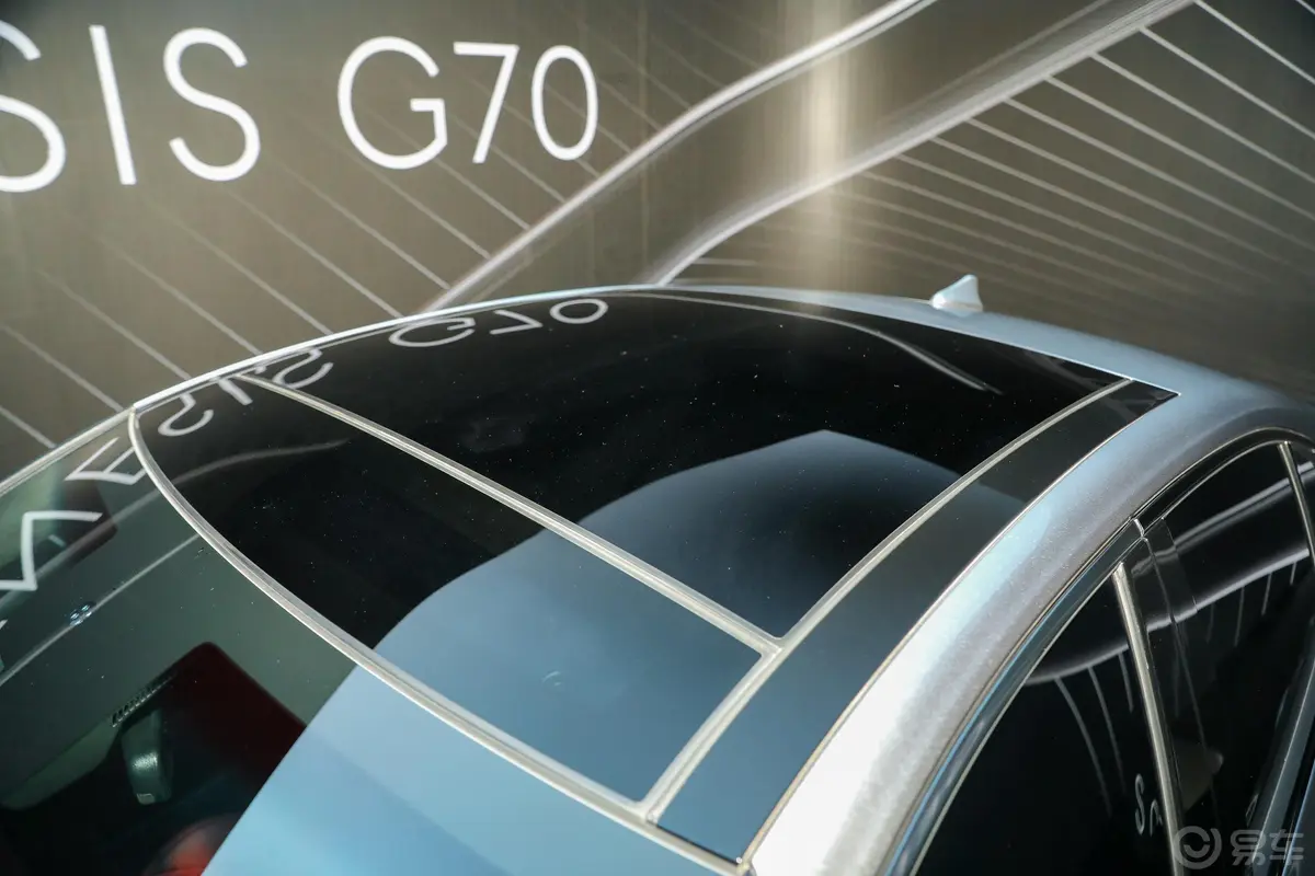 捷尼赛思G702.0T 四驱 旗舰版天窗