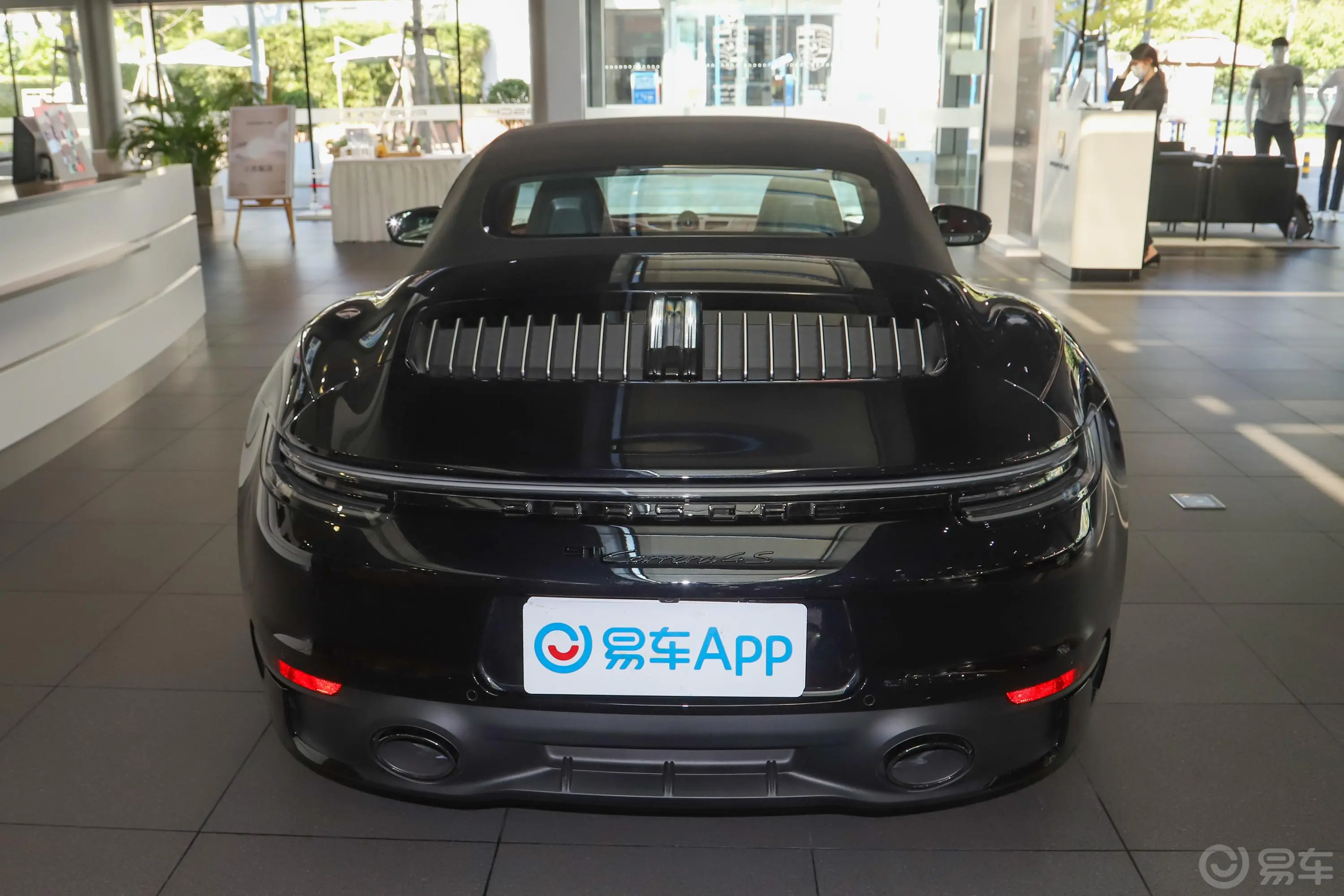 保时捷911Carrera 4S Cabriolet 3.0T正后水平