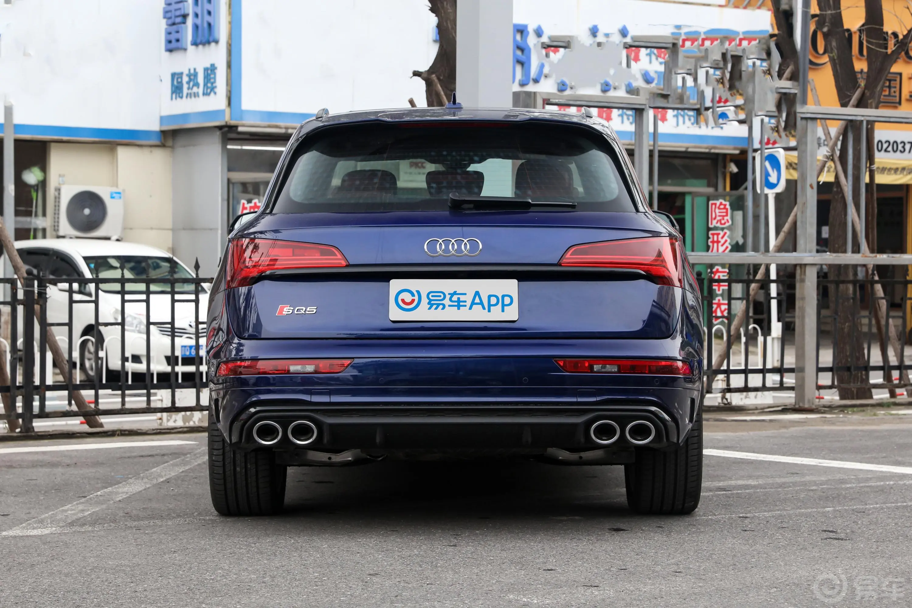 奥迪SQ53.0T quattro正后水平