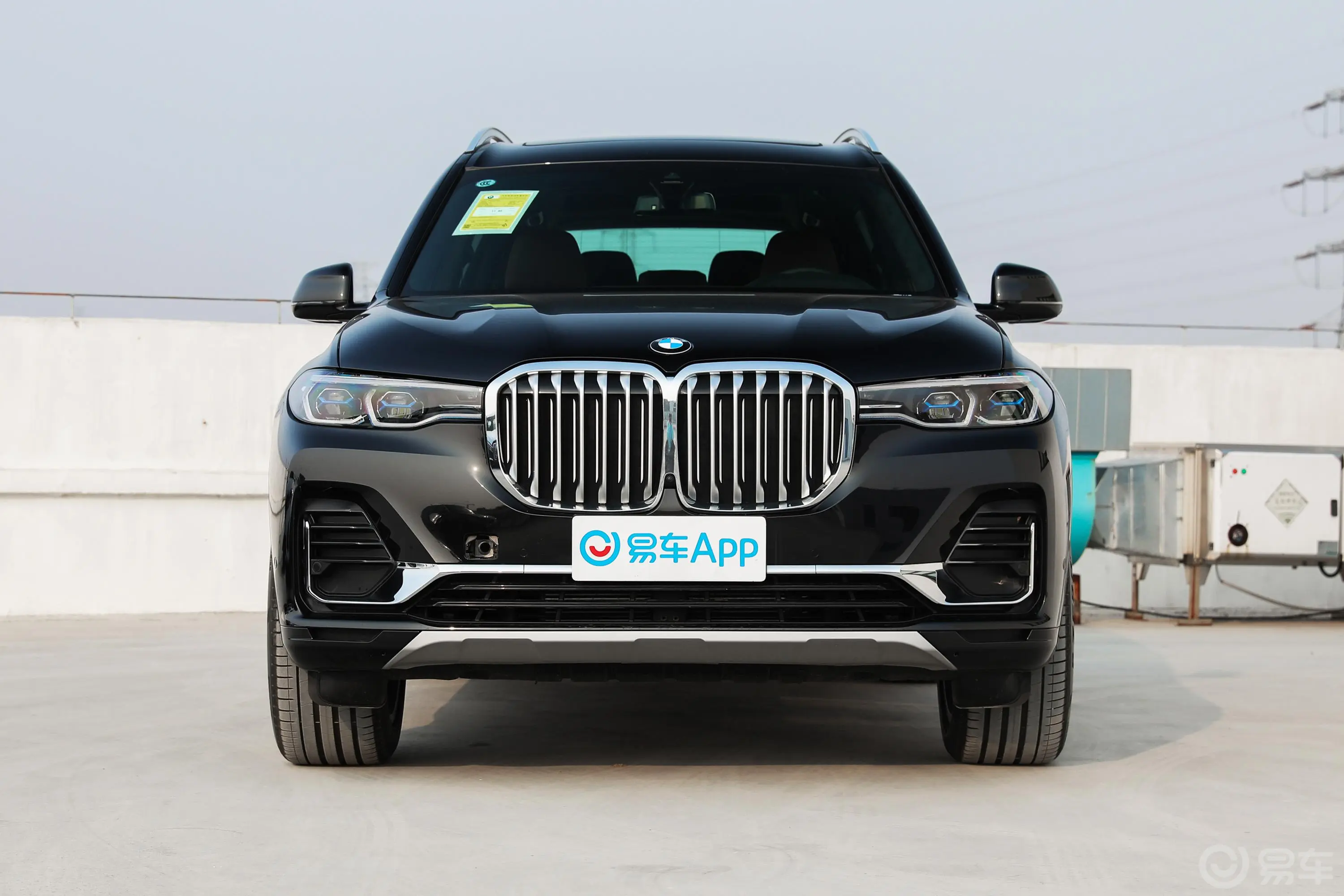 宝马X7改款 xDrive40i 尊享型 豪华套装正前水平