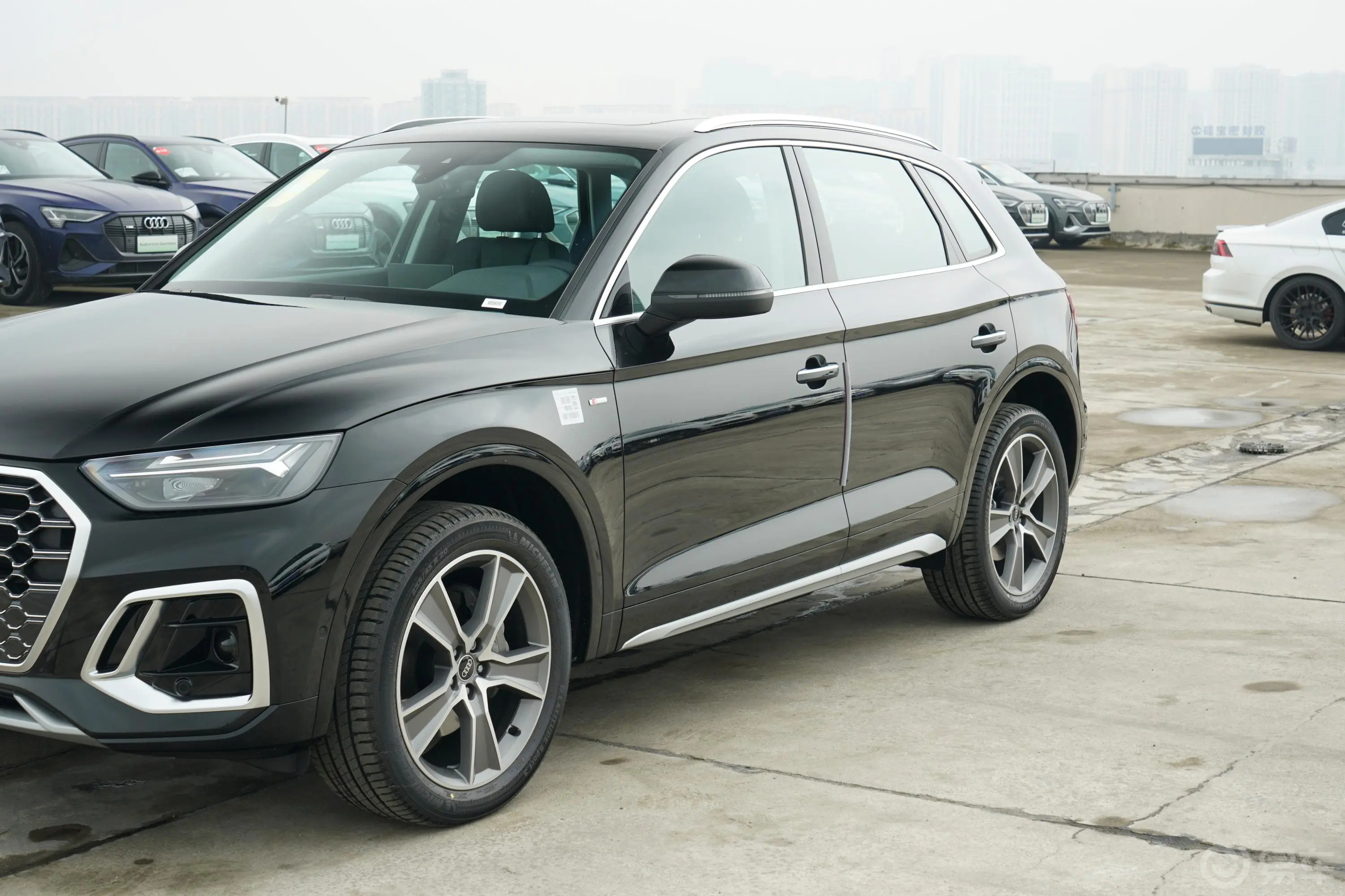 奥迪Q5L45 TFSI 豪华动感型外观