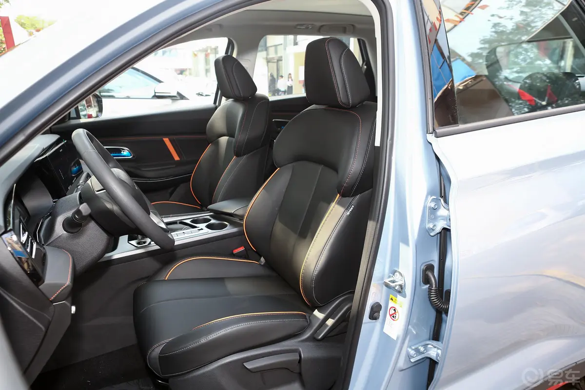 长安欧尚X7 PLUS蓝鲸版 1.5T 双离合尊享型 5座驾驶员座椅
