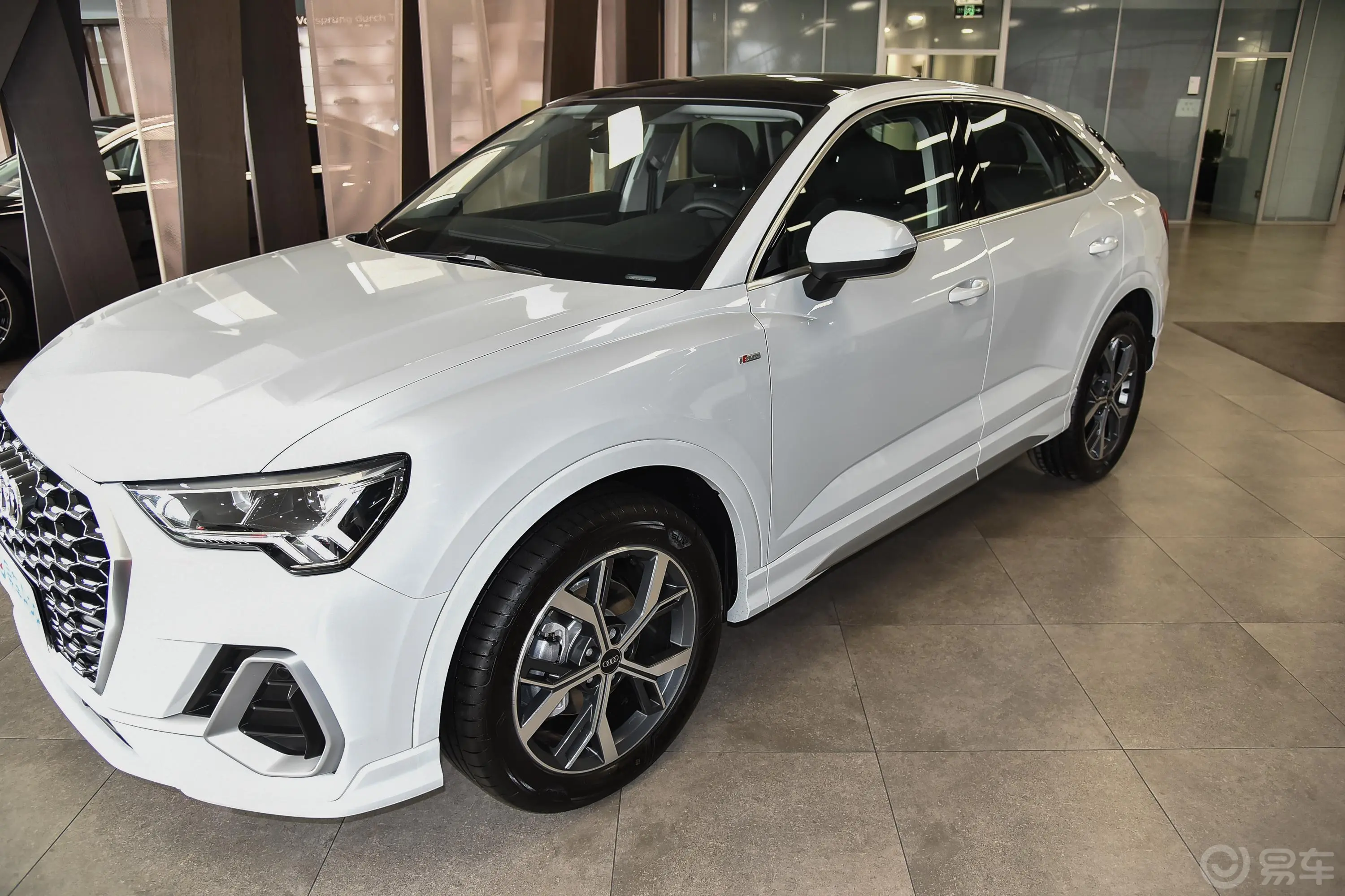 奥迪Q3 Sportback40 TFSI 时尚型外观