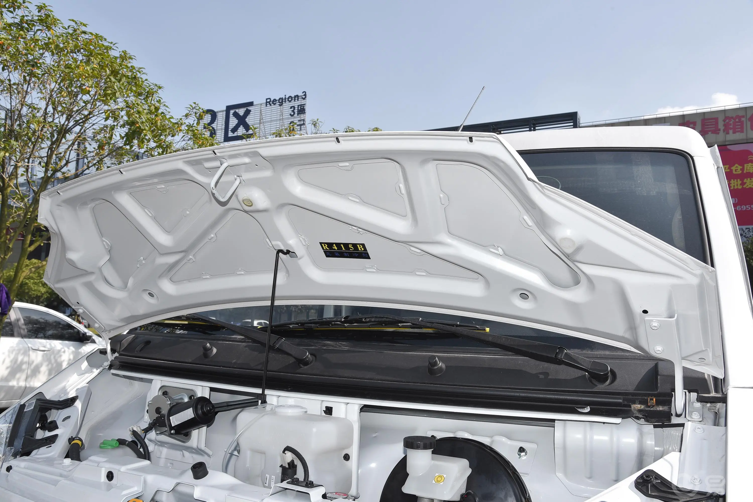 瑞驰新能源EC35EC35 II 标准版 38.64kWh发动机舱盖内侧
