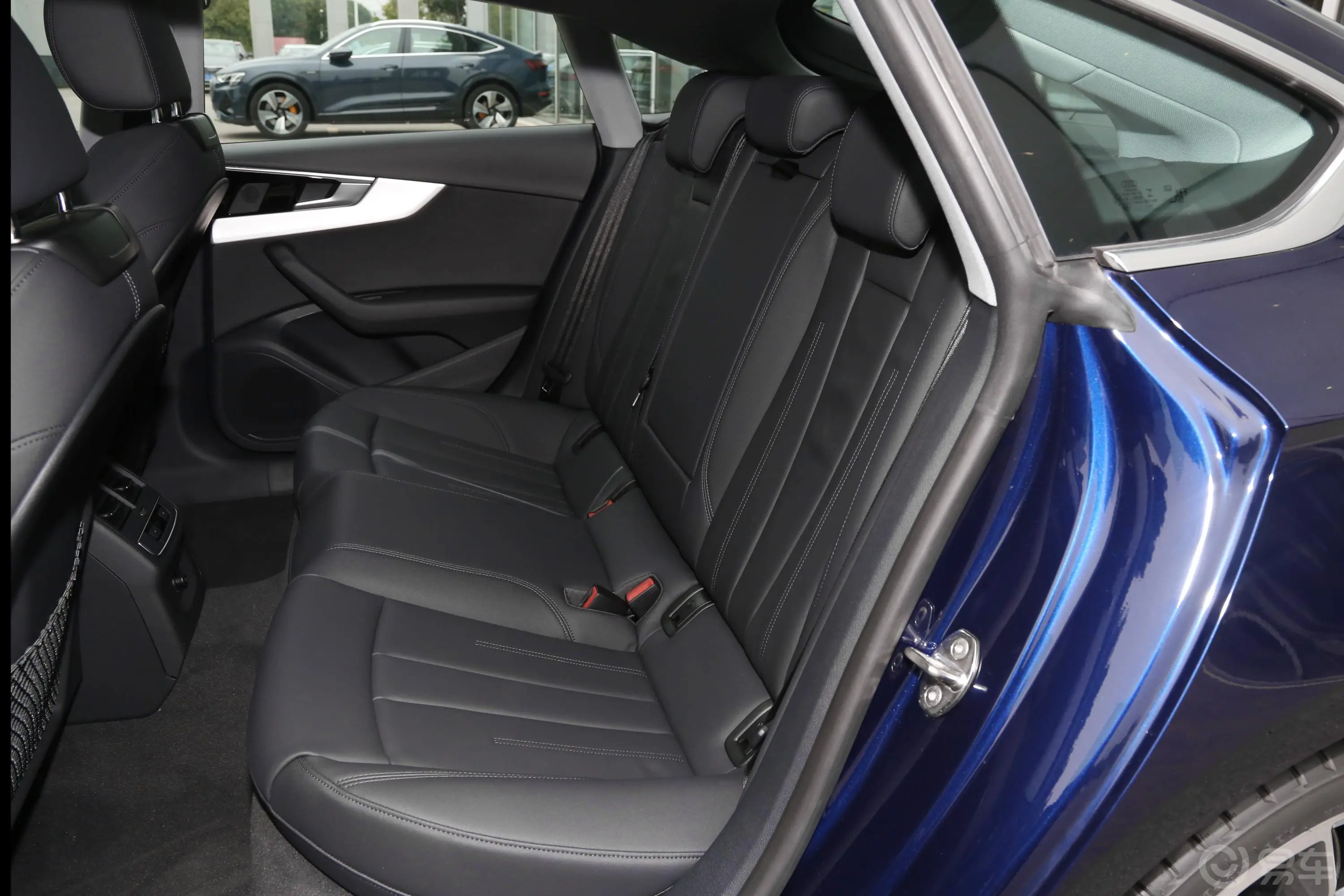 奥迪A5Sportback 40 TFSI quattro 豪华动感型后排座椅
