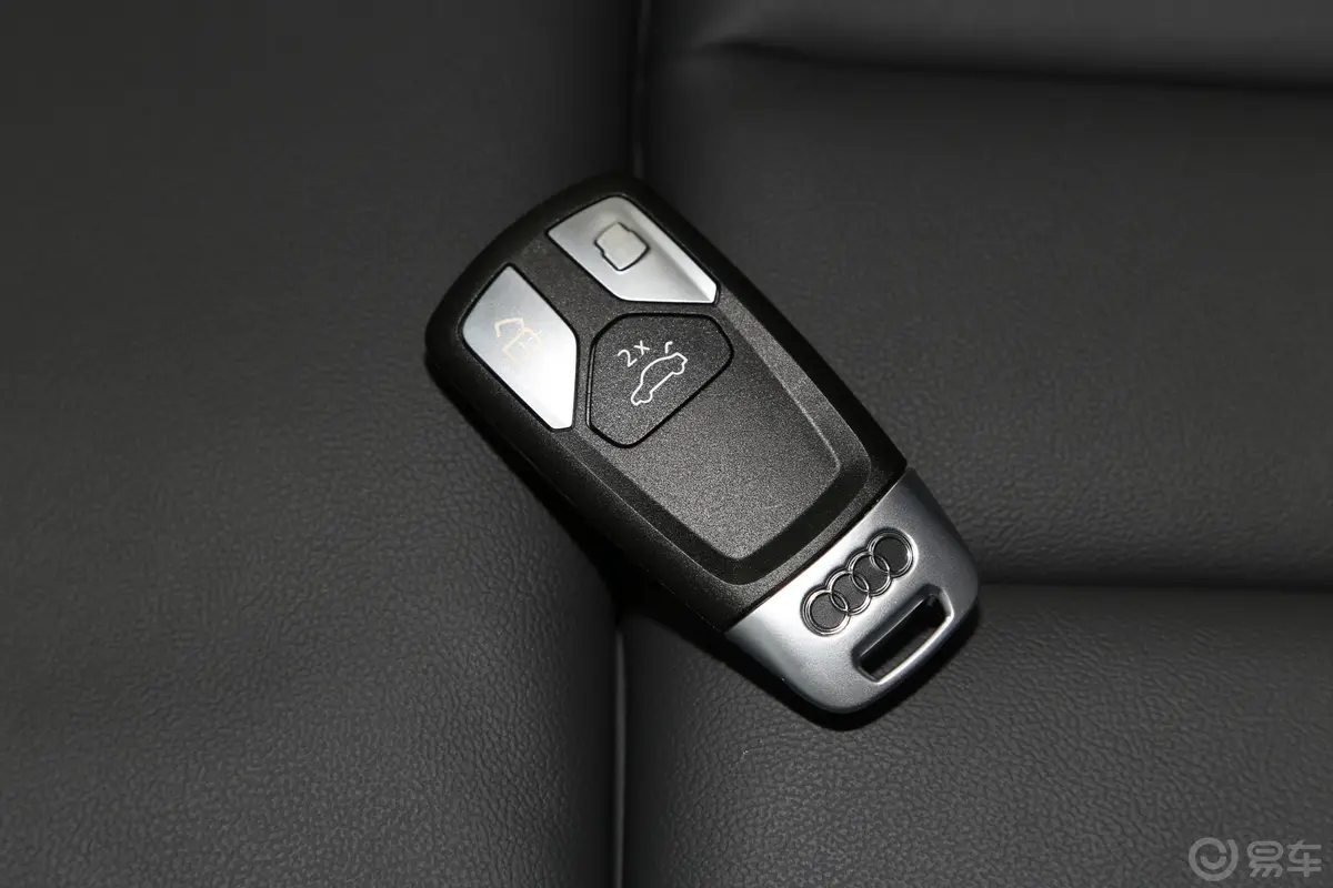 奥迪A5Sportback 40 TFSI quattro 豪华动感型钥匙正面