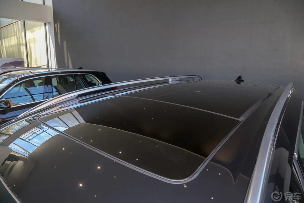 宝马X7改款 xDrive40i 领先型 豪华套装天窗