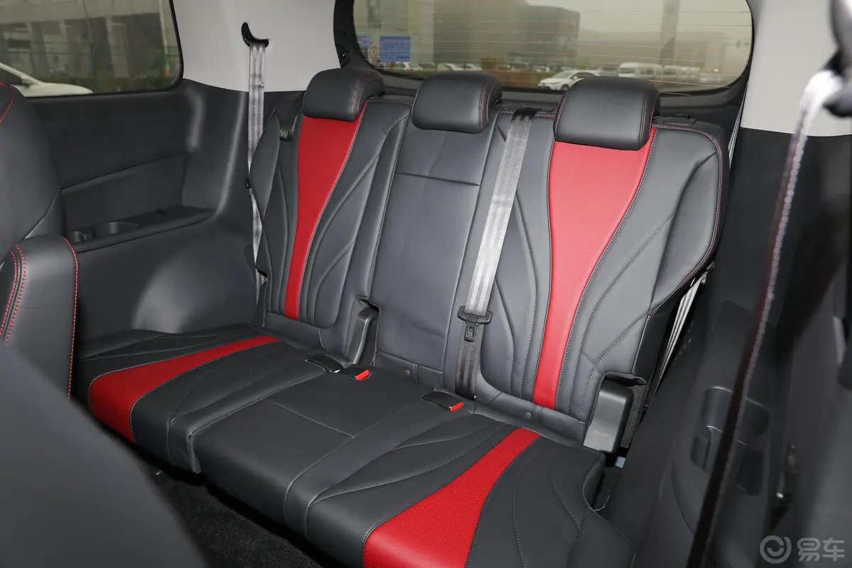 大通G50PLUS 1.5T 双离合幸福领航版第三排座椅