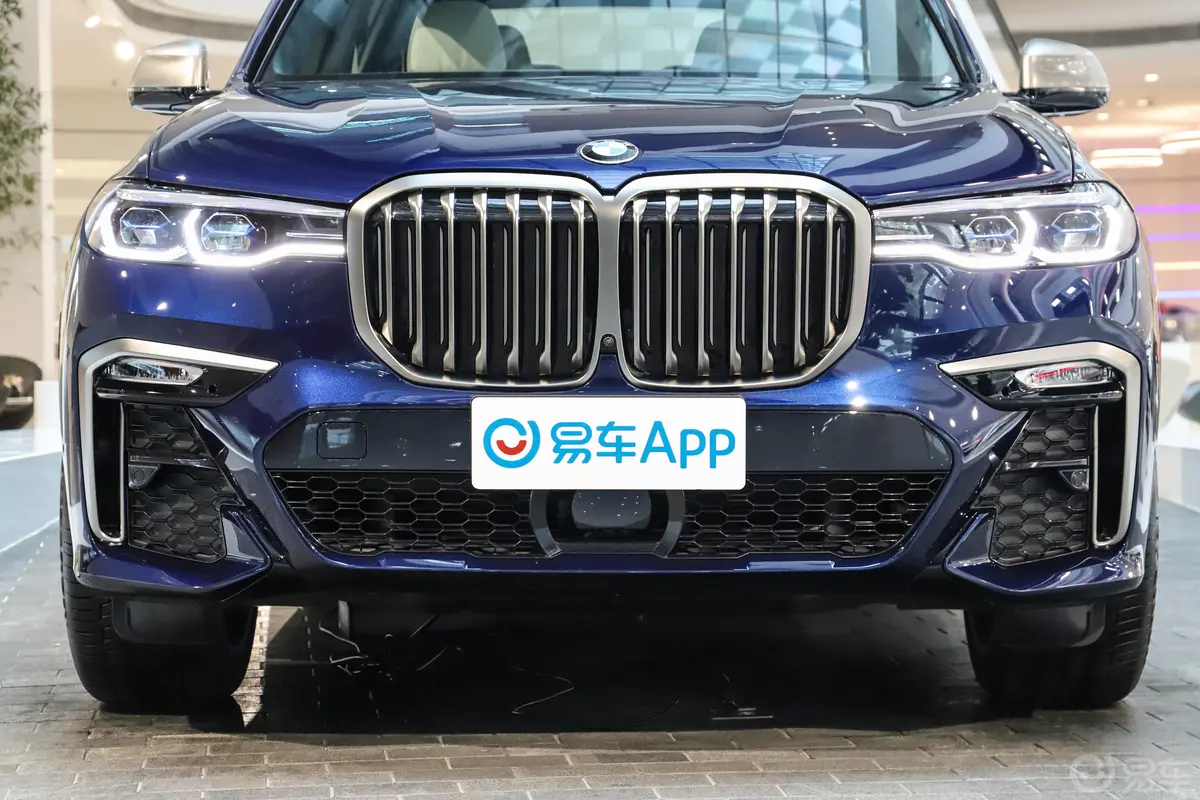 宝马X7改款 xDrive M50i外观