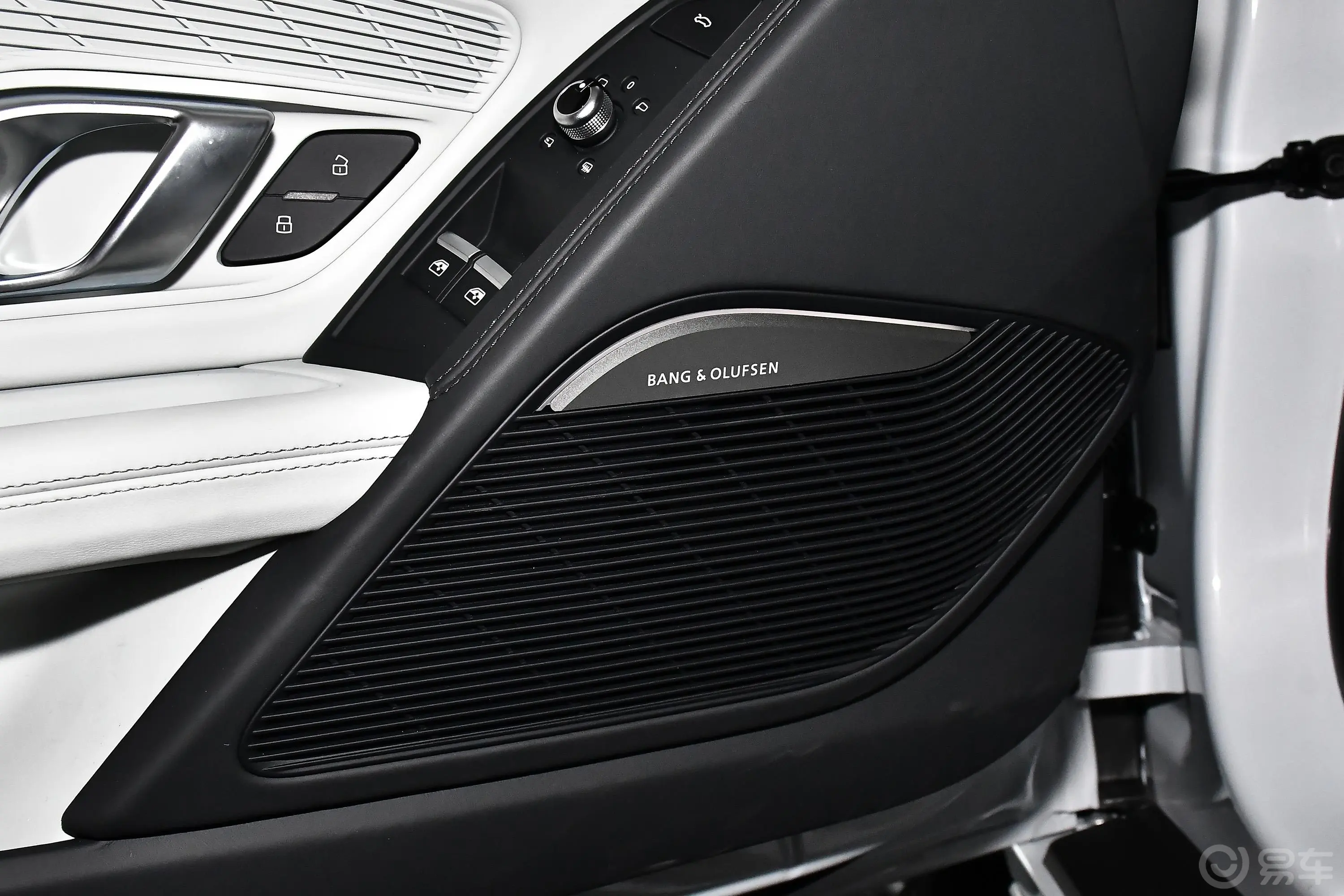 奥迪R8R8 V10 Coupe Performance音响和品牌