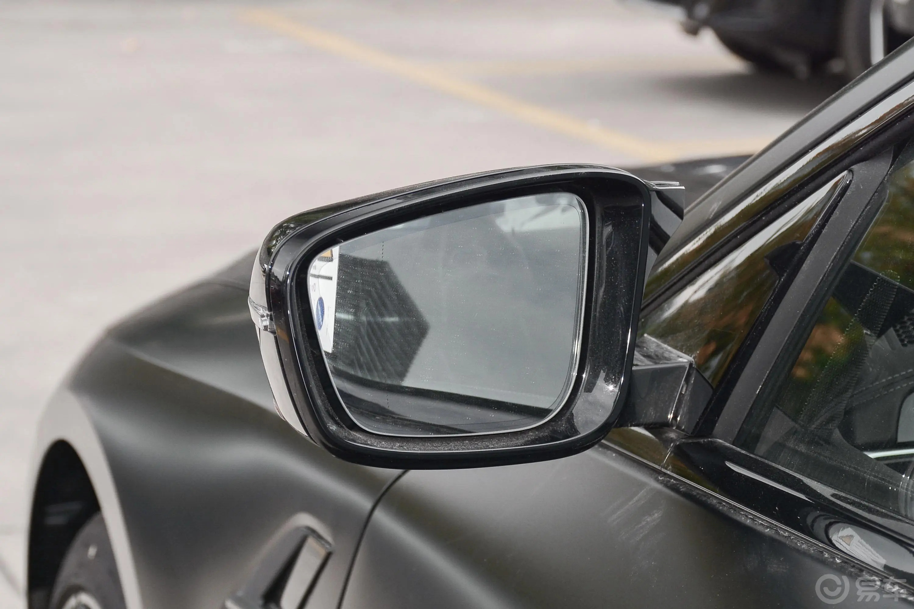 宝马M4M4 双门轿跑车 M xDrive 雷霆版后视镜镜面