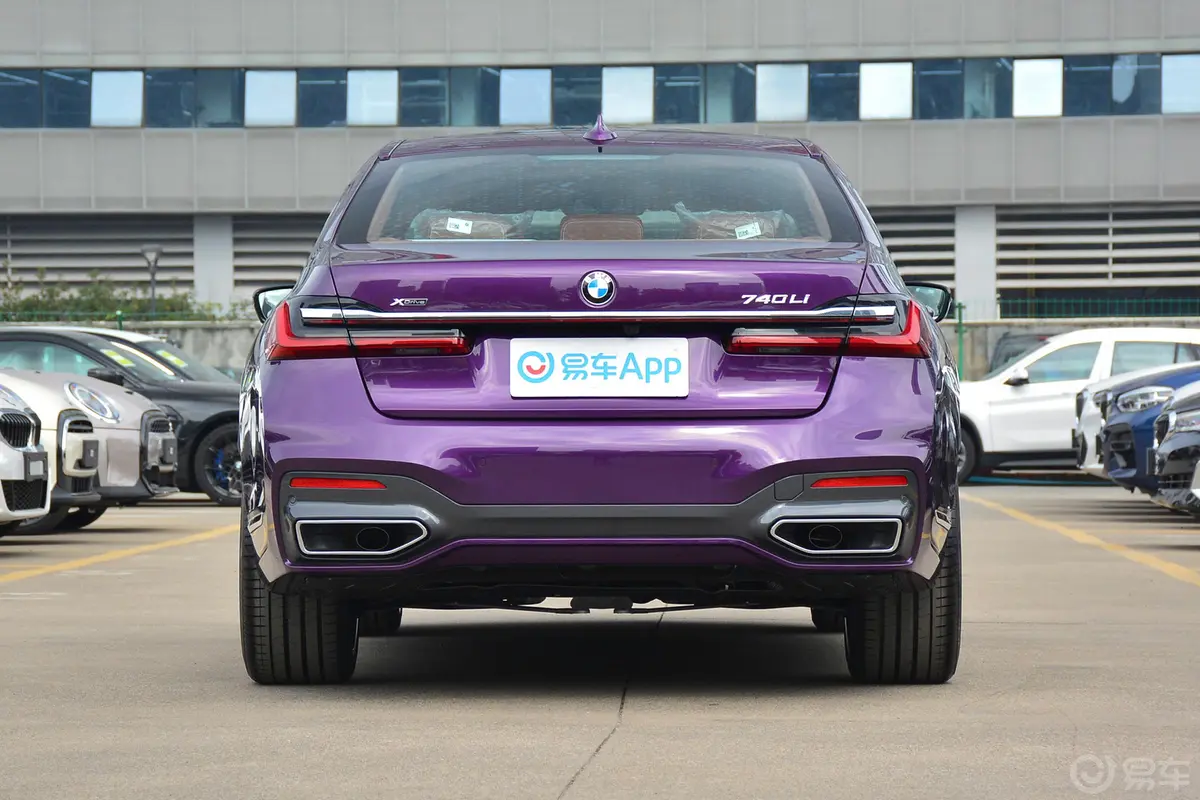 宝马7系740Li xDrive 行政型 M运动套装外观