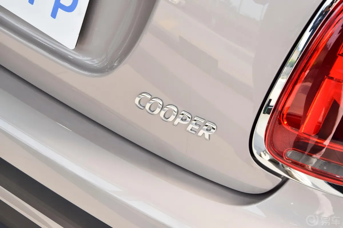 MINI改款 1.5T COOPER 艺术家外观