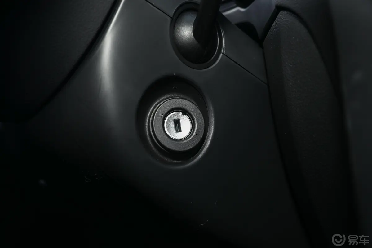 明锐1.5L 手动 舒适版钥匙孔或一键启动按键