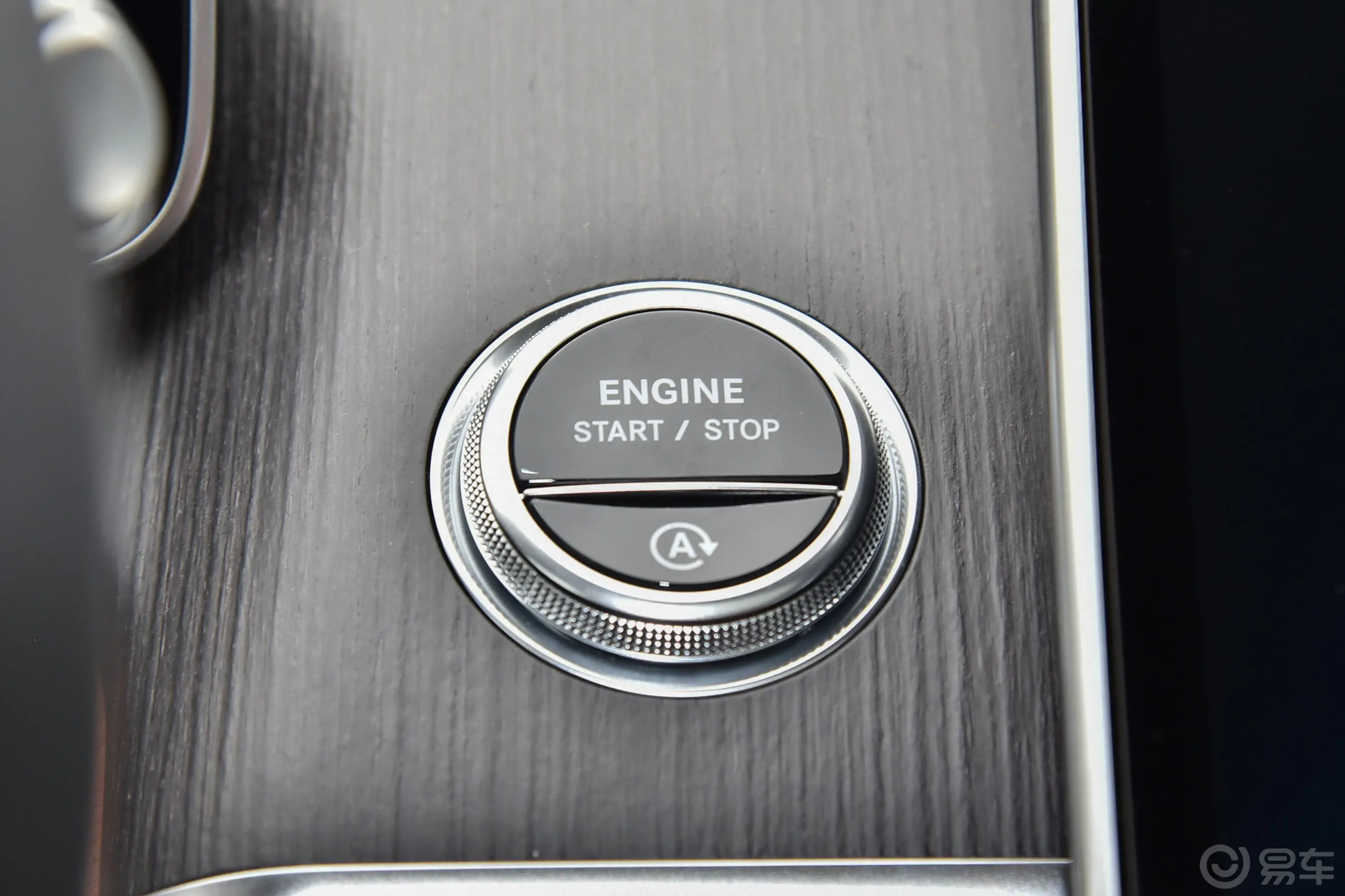 奔驰S级S 400 L 商务型钥匙孔或一键启动按键