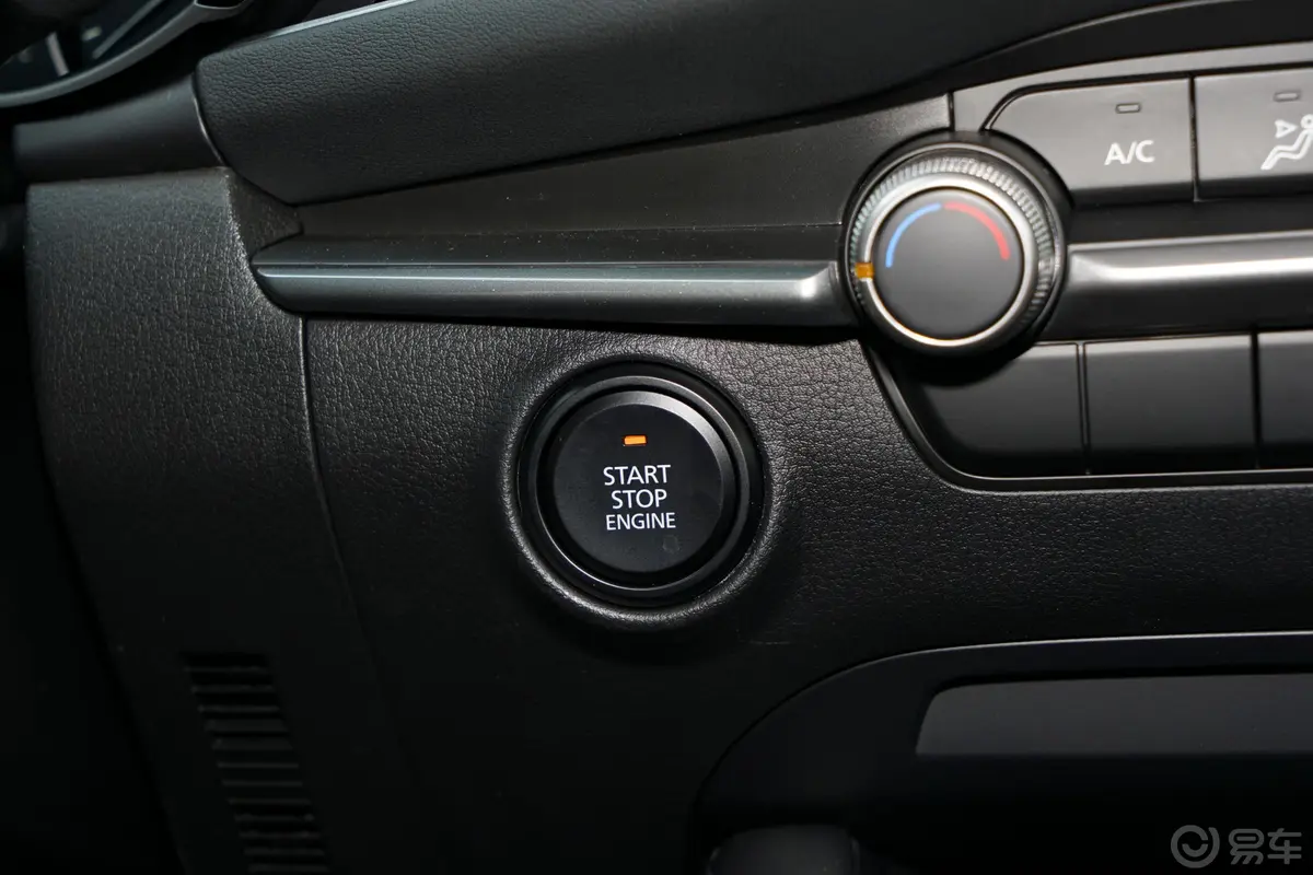 马自达3 昂克赛拉2.0L 自动质擎版钥匙孔或一键启动按键