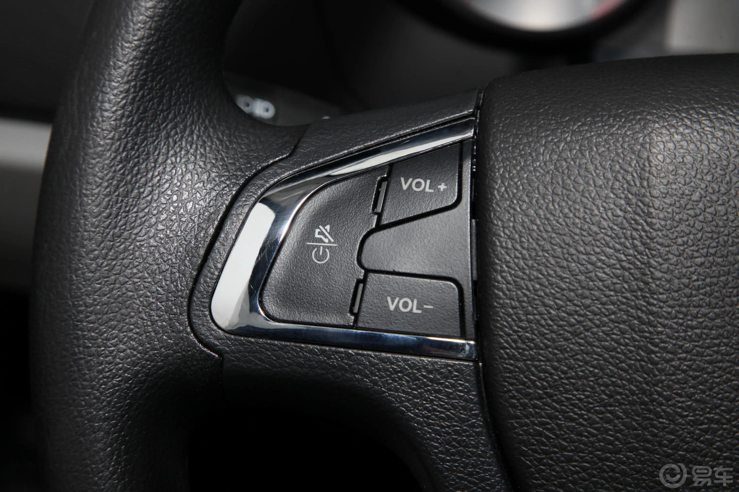 锋锐F31.6L 手动 单排厢货 舒适版左侧方向盘功能按键