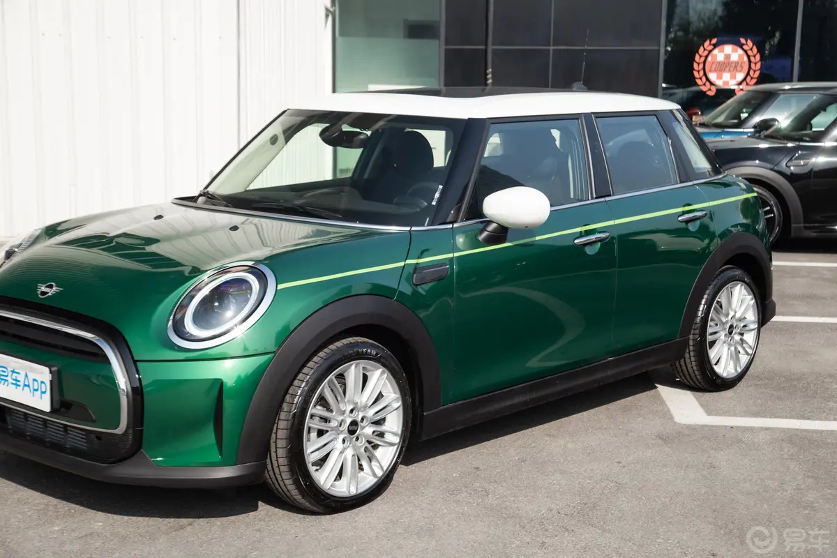 MINI改款 1.5T COOPER 经典派 五门版外观