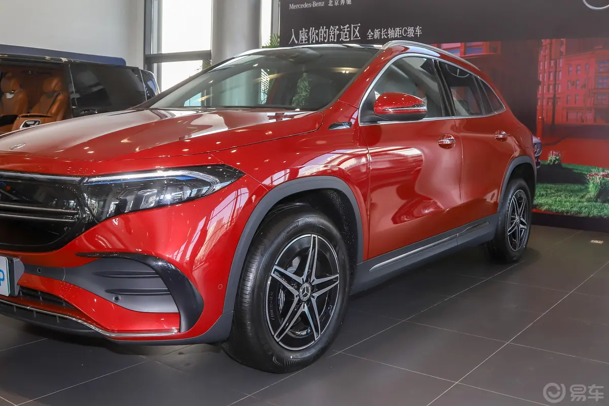 奔驰EQAEQA 300 4MATIC 首发特别版外观