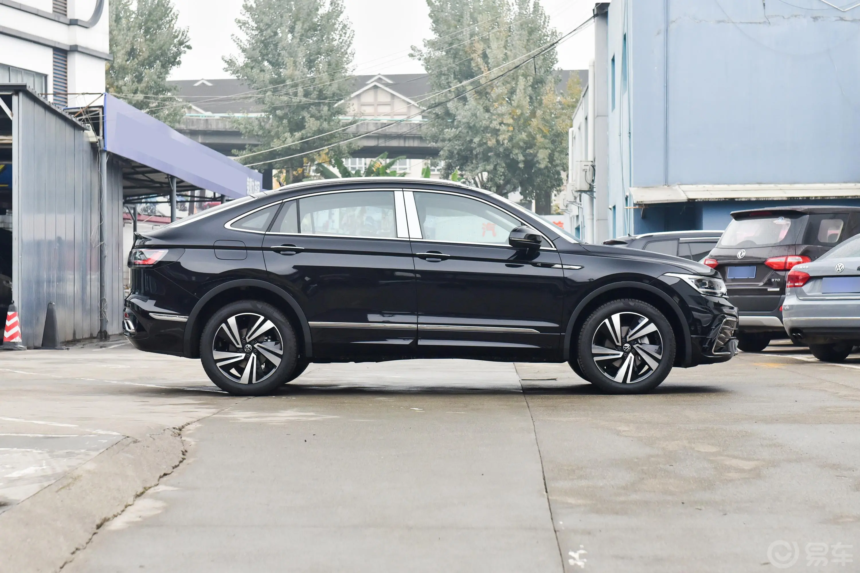 途观X380TSI 四驱旗舰版正侧车头向右水平