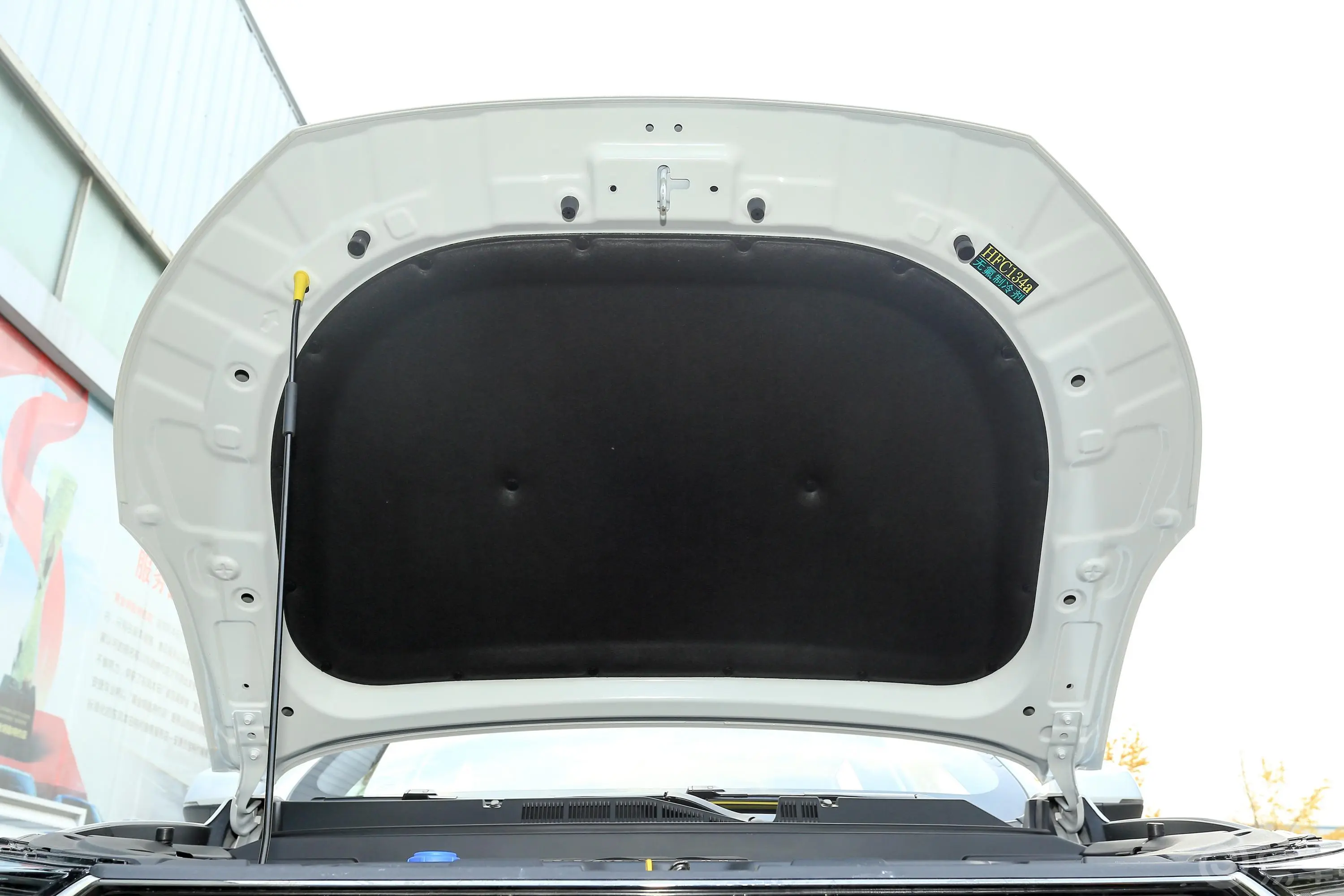 长安欧尚X5运动版 1.5T 双离合飓风音速型发动机舱盖内侧